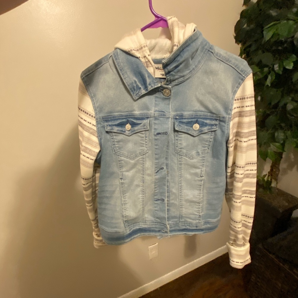 Like new super cute jean jacket hoodie!